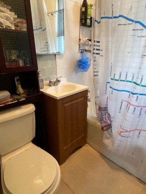 one bathroom - 915 Augusta St