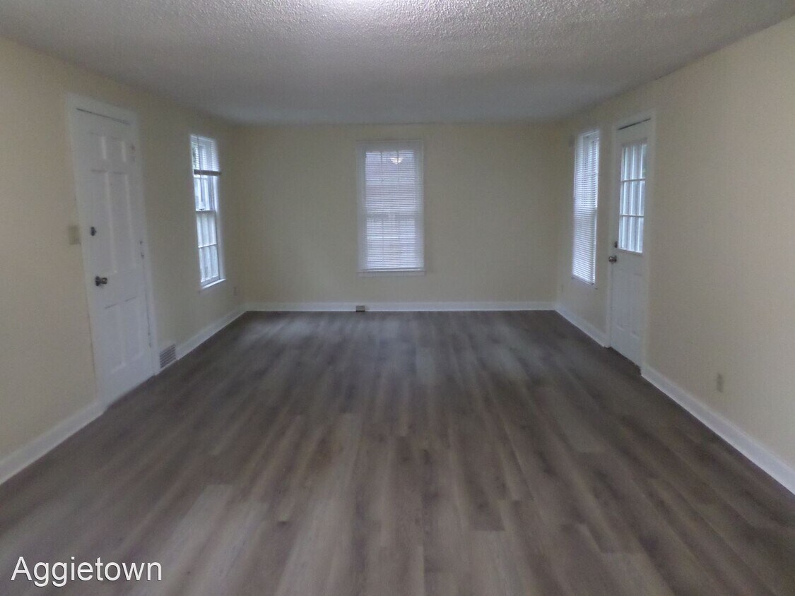 3 br, 1.5 bath House 1511 Houston House Rental in Manhattan, KS