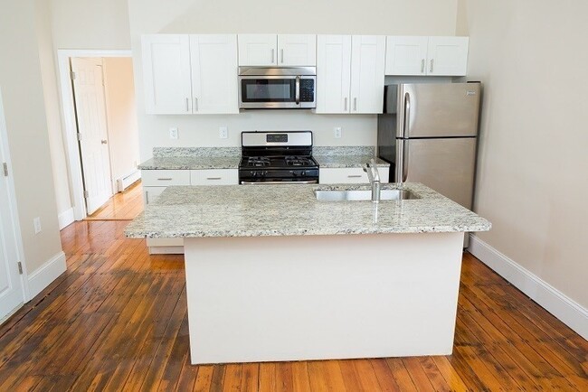 *Pictures are representative samples of the advertised unit. In some cases, the actual units you to - 18 Ashley St