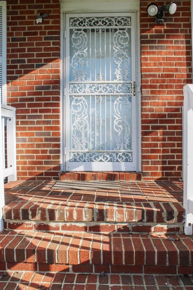 Building Photo - 2842 Marshall Hall Rd