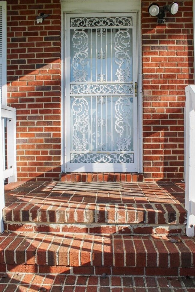 Foto del edificio - 2842 Marshall Hall Rd
