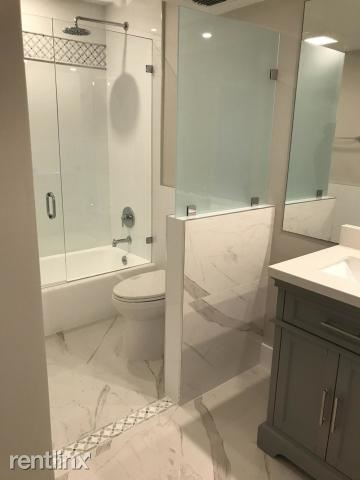 Building Photo - 2 br, 2 bath Condo - 800 E Camino Real