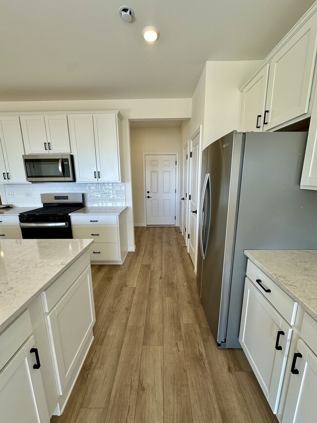 Foto del edificio - 5951 Hawkweed Dr