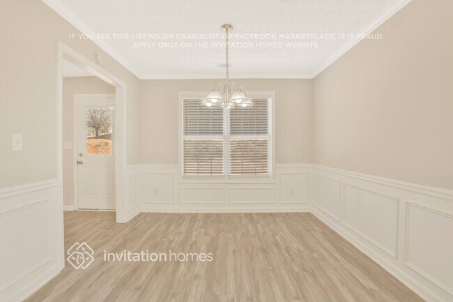 Building Photo - 115 E Lawn Dr