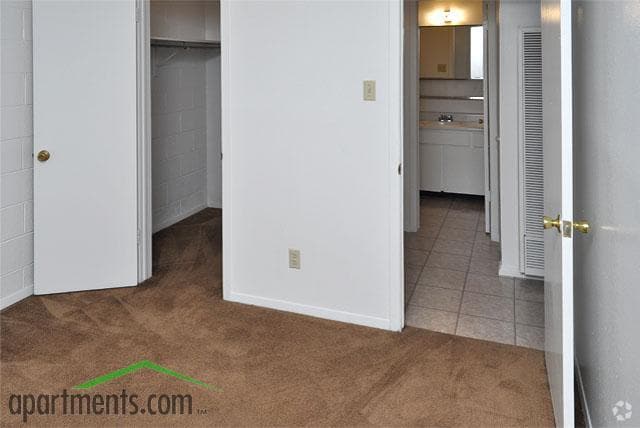 Bedroom - Wallington Plaza Apartment Homes