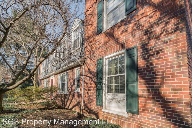 Building Photo - 1 br, 1 bath House - 2007 Key Blvd #585