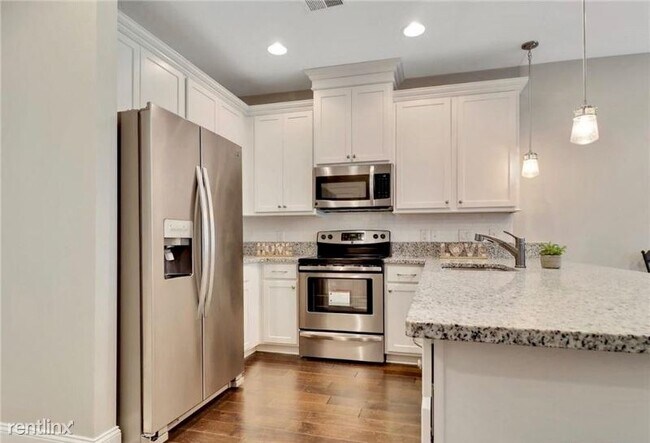 Foto del edificio - 3 br, 2.5 bath Townhome - 244 Lake Lily Dr