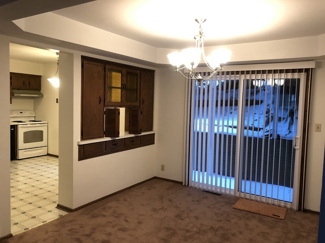 Foto principal - 1331 Martha Washington Dr