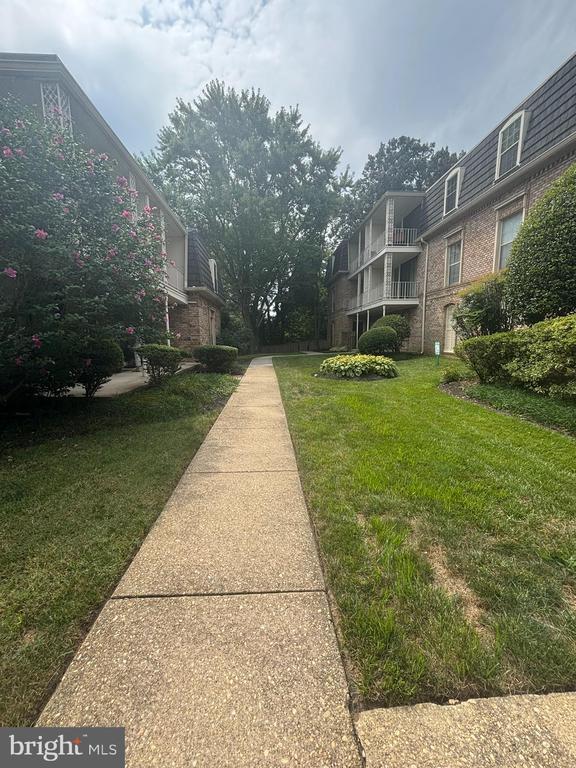 Building Photo - 3115 Patrick Henry Dr