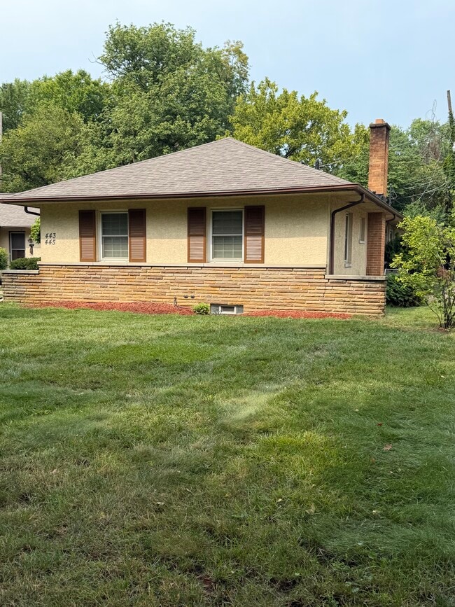 Building Photo - 445 N Cassady Ave