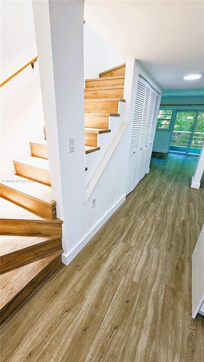 Foto del edificio - 11143 NW 7th St