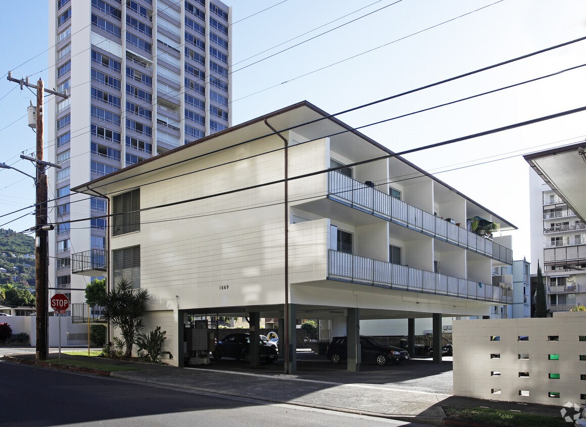 Building Photo - 1669 Kewalo St