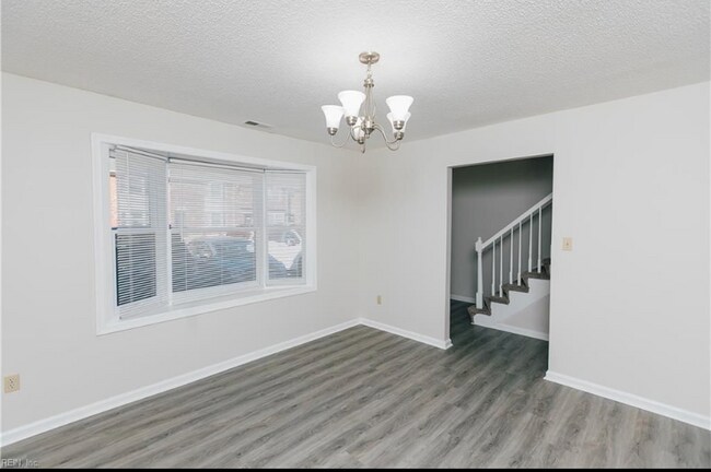 Dining Area - 1944 Darnell Dr