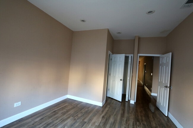 Foto del edificio - 9738 S Ave L