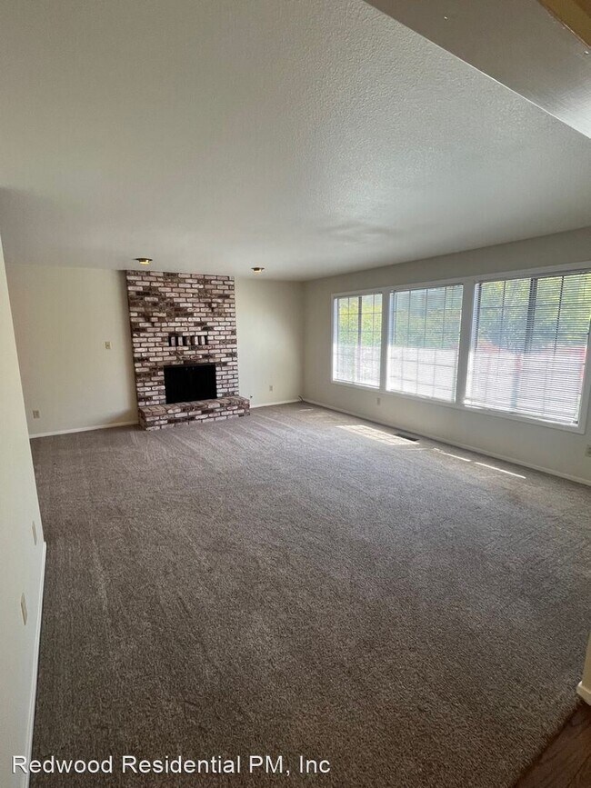 Building Photo - 3 br, 2 bath House - 2582 Knolls Drive