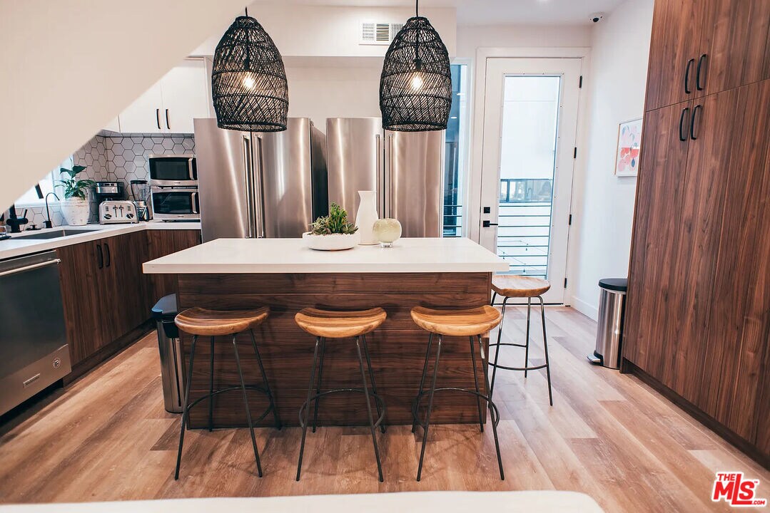 Primary Photo - 803 N Harvard Blvd