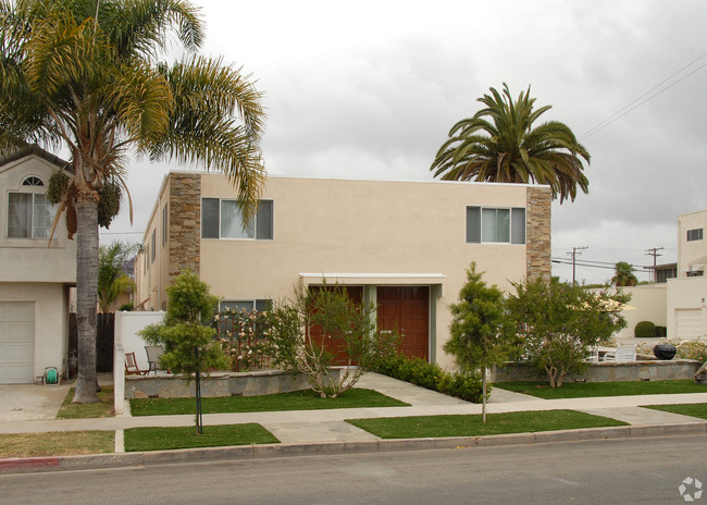 Foto del edificio - 3065 E 2nd St