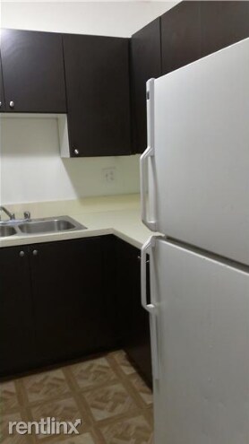 Foto del edificio - 2 br, 1 bath  - 1825 W 56th St