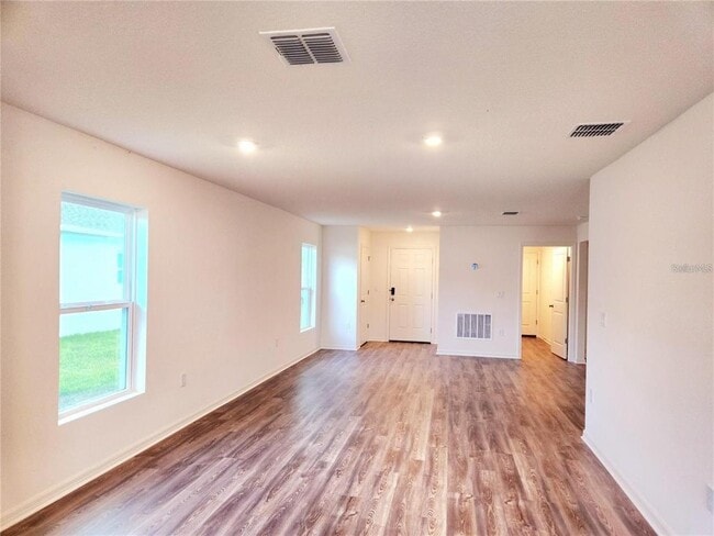 Building Photo - 1931 Golden Beak Dr