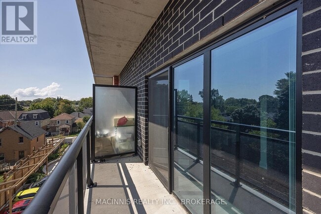 Building Photo - 652 Princess St