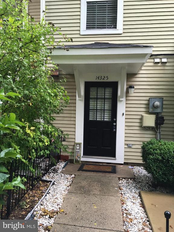 Foto del edificio - 14325 Johnny Moore Ct