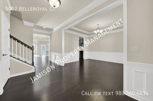 Building Photo - 5002 Belleroyal Ct