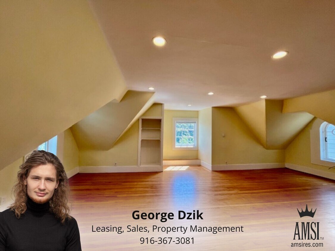 Primary Photo - 4 Bedroom, 1 Bath with historic charm in N...