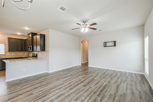 Building Photo - 5116 Itiel St