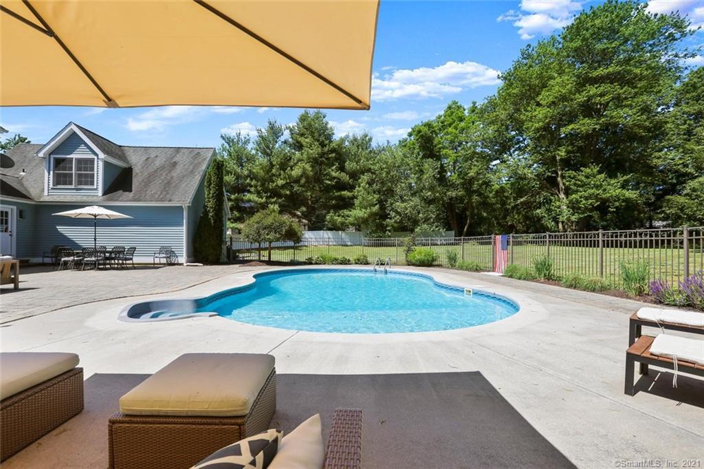 Foto principal - 528 Brookside Dr
