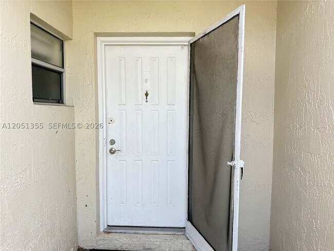 Foto del edificio - 21393 NE 8th Ct