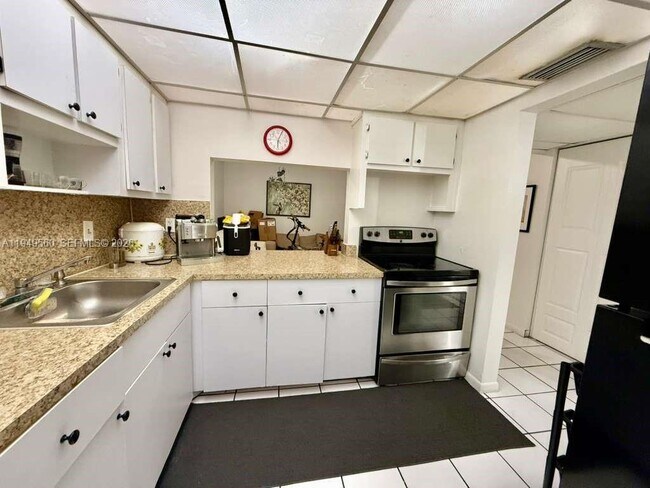 Foto del edificio - 303 NE 187th St