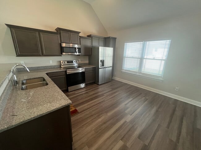 Foto del edificio - 2843 Upstream Rd