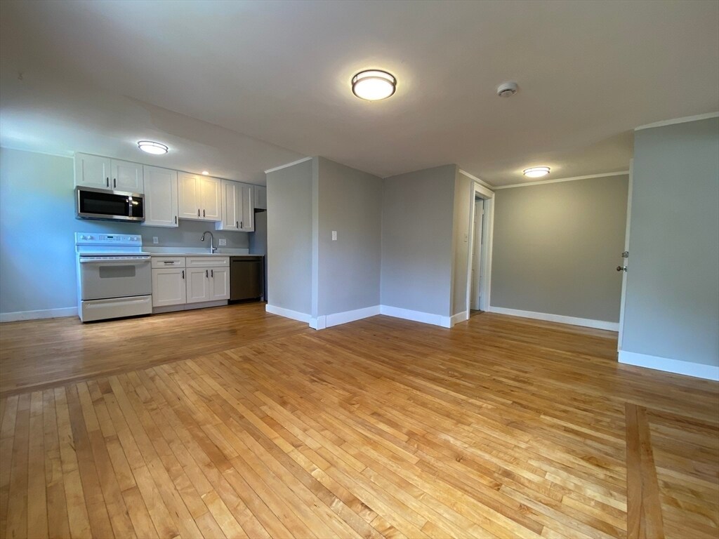 Foto principal - 13 Pleasant St