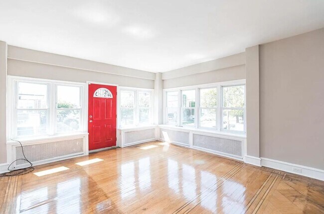 Building Photo - Gorgeous 4-Bedroom Townhome in Ogontz! PHA...