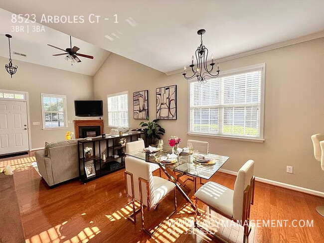 Building Photo - 8523 Arboles Ct