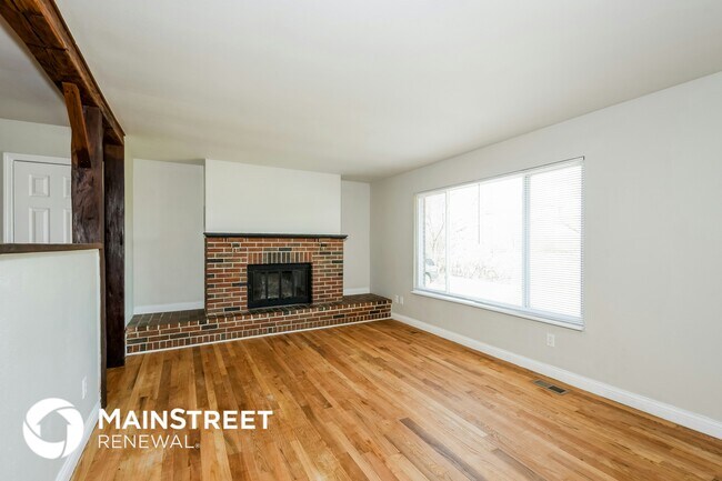 Foto del edificio - 17813 Old Jamestown Rd