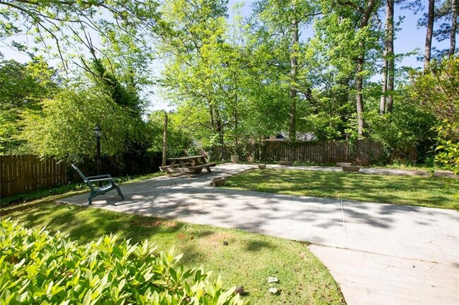 Building Photo - 4035 Brookcrest Cir