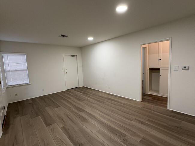 Foto del edificio - 4444 Glenwood Ave