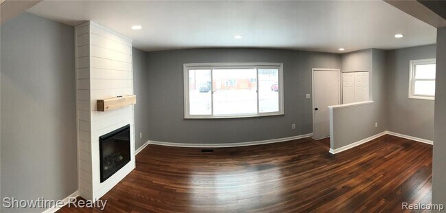 Building Photo - 532 Hecht Dr