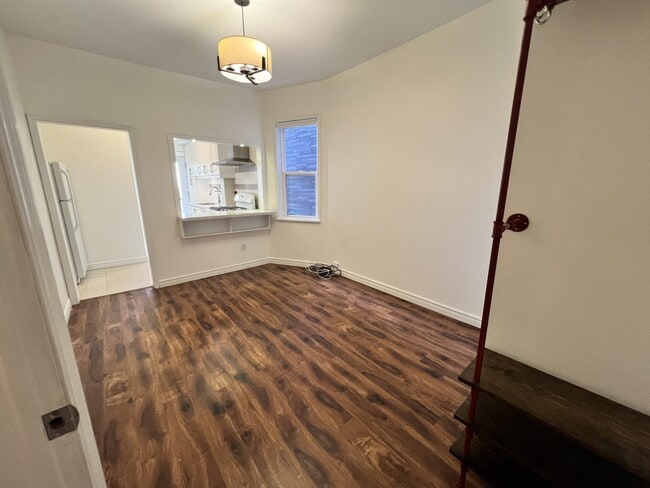 Building Photo - 800 Pape Av