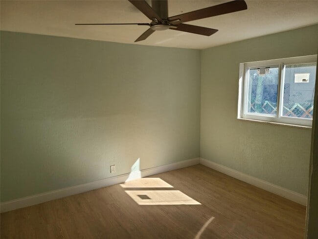 Foto del edificio - 1910 NW 60th Ave