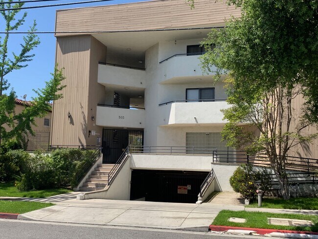 Building Photo - 503 S Adams St