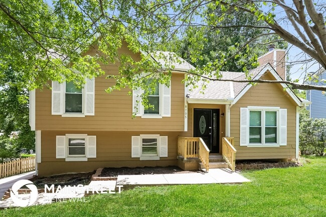 Building Photo - 8705 N Crawford Ave
