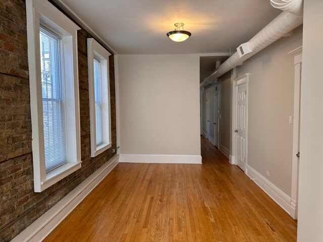 Foto del edificio - 1746 W Beach Ave