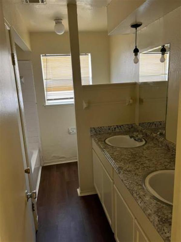 Foto del edificio - For Rent