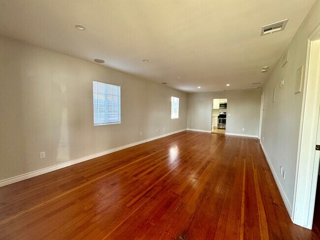 Foto del edificio - Newly renovated 3 bedroom, 2 bath single f...
