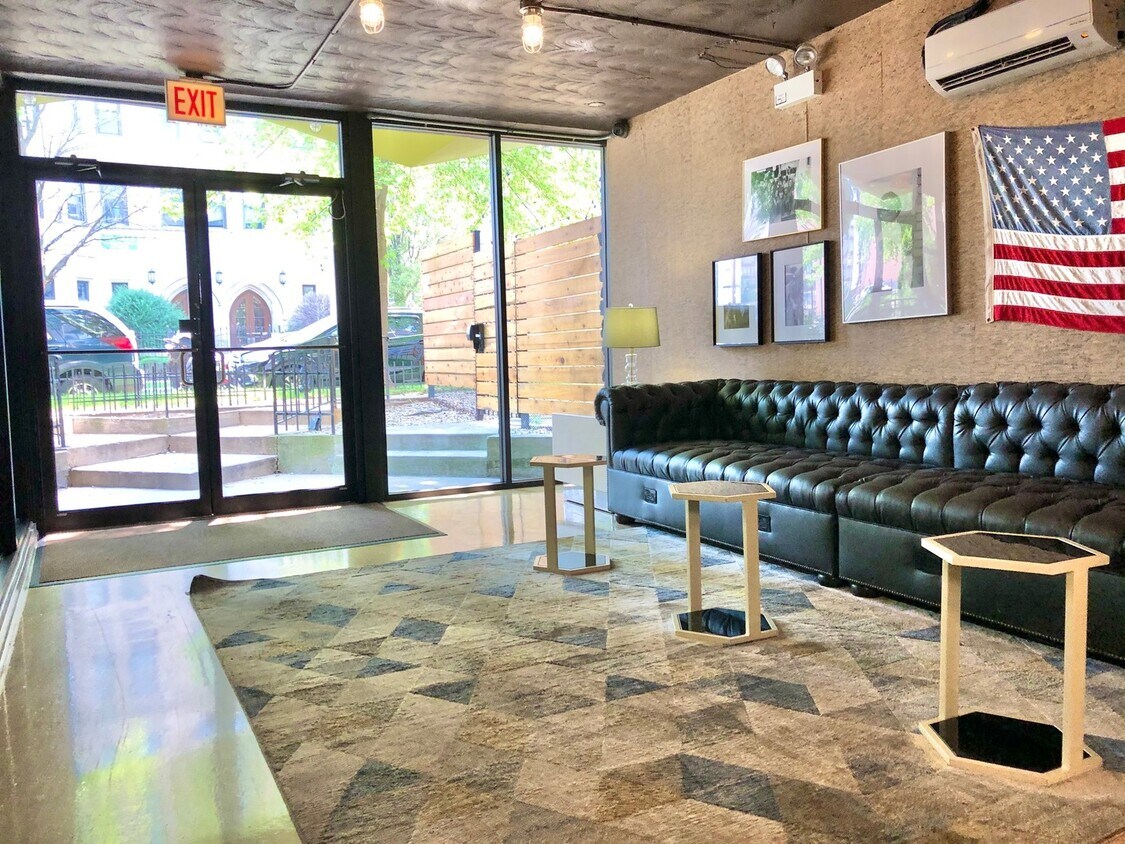 Foto principal - 6134 N Kenmore Ave