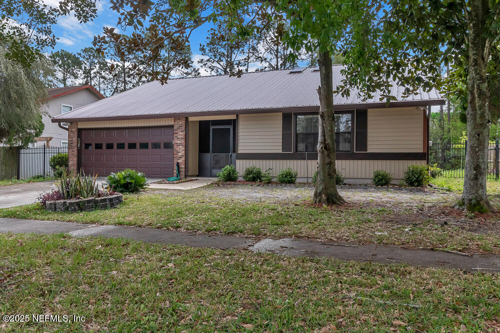 Primary Photo - 4518 Crosstie Rd S