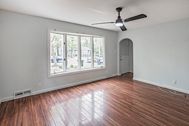 Photo - 16 W Linden Ave House