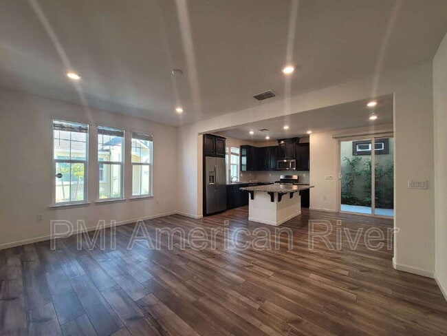 Building Photo - 6025 Dragon Hawk Pl